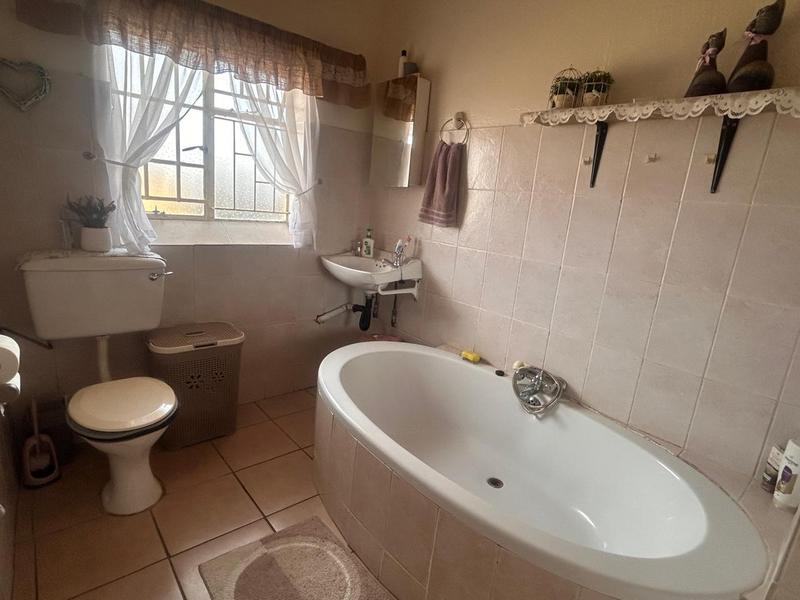 4 Bedroom Property for Sale in Flora Park Mpumalanga