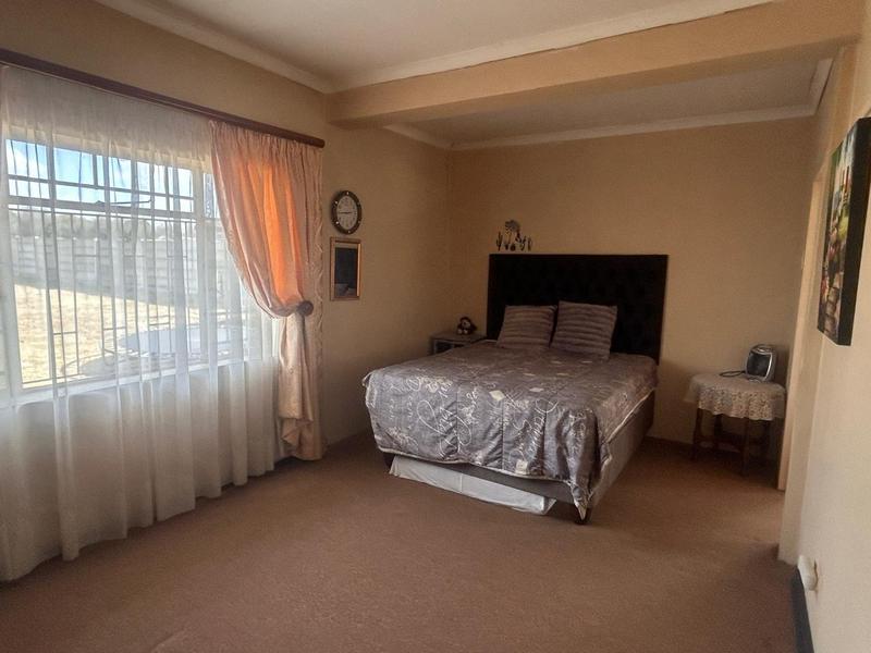 4 Bedroom Property for Sale in Flora Park Mpumalanga
