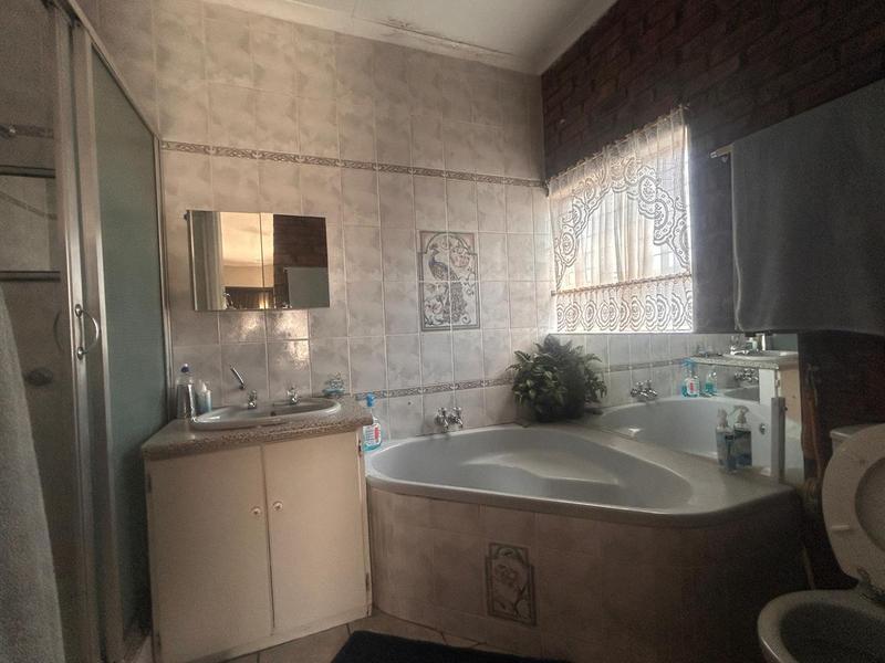 4 Bedroom Property for Sale in Standerton Mpumalanga