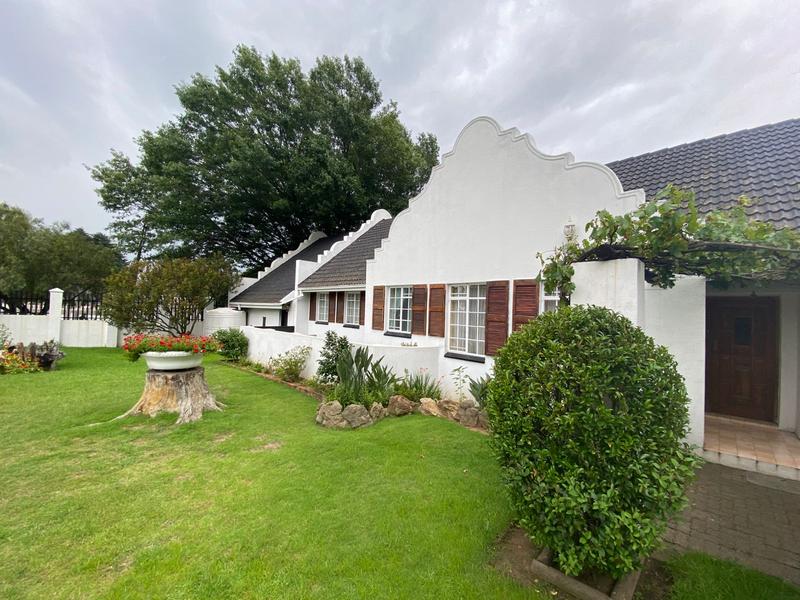 5 Bedroom Property for Sale in Ermelo Mpumalanga