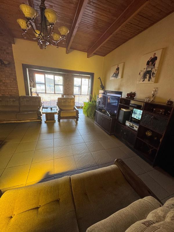 5 Bedroom Property for Sale in Reyno Ridge Mpumalanga