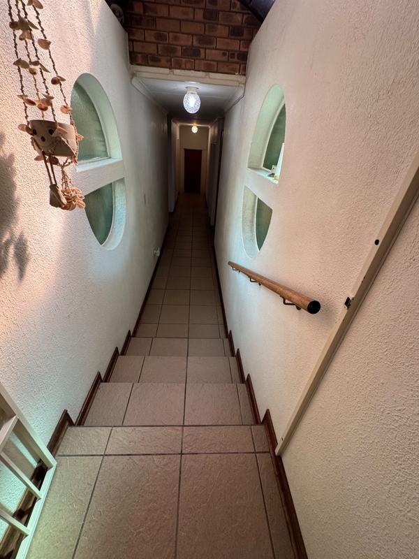 5 Bedroom Property for Sale in Reyno Ridge Mpumalanga