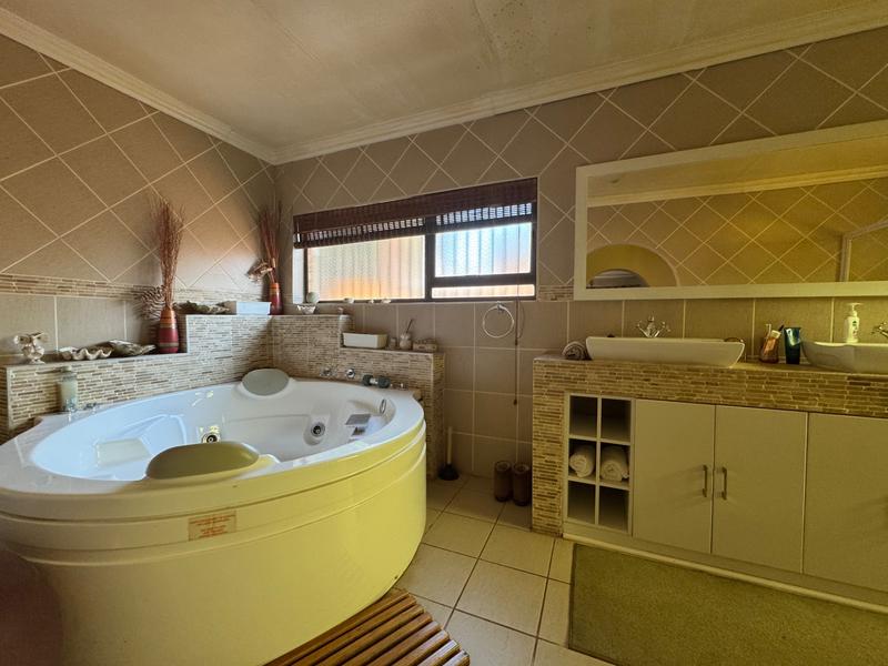 5 Bedroom Property for Sale in Reyno Ridge Mpumalanga