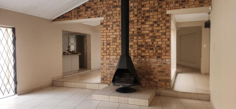 5 Bedroom Property for Sale in Trichardt Mpumalanga