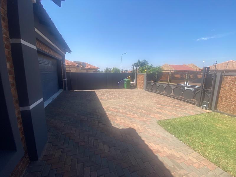 3 Bedroom Property for Sale in Aerorand Mpumalanga
