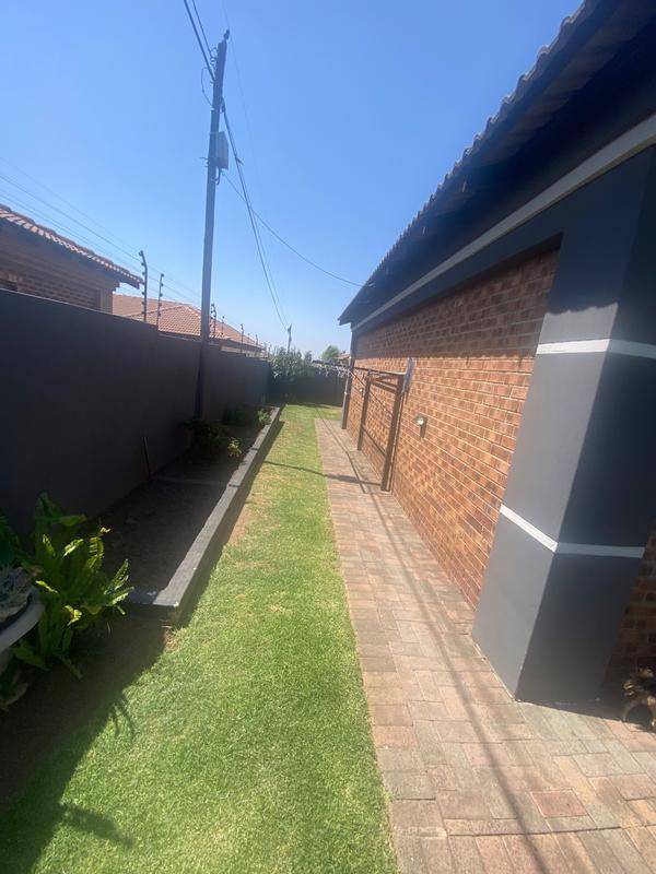 3 Bedroom Property for Sale in Aerorand Mpumalanga