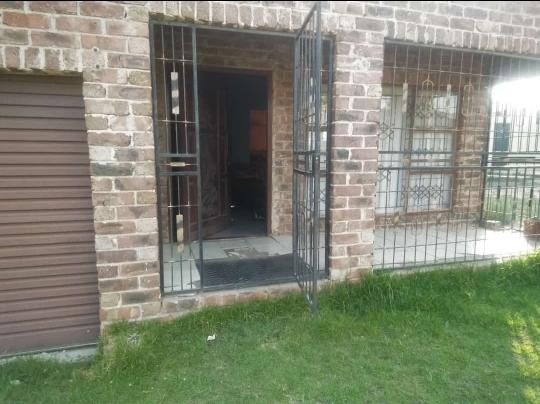 3 Bedroom Property for Sale in Siyathuthuka Mpumalanga