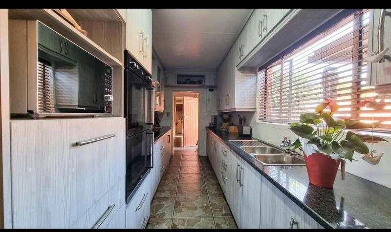4 Bedroom Property for Sale in Aerorand Mpumalanga