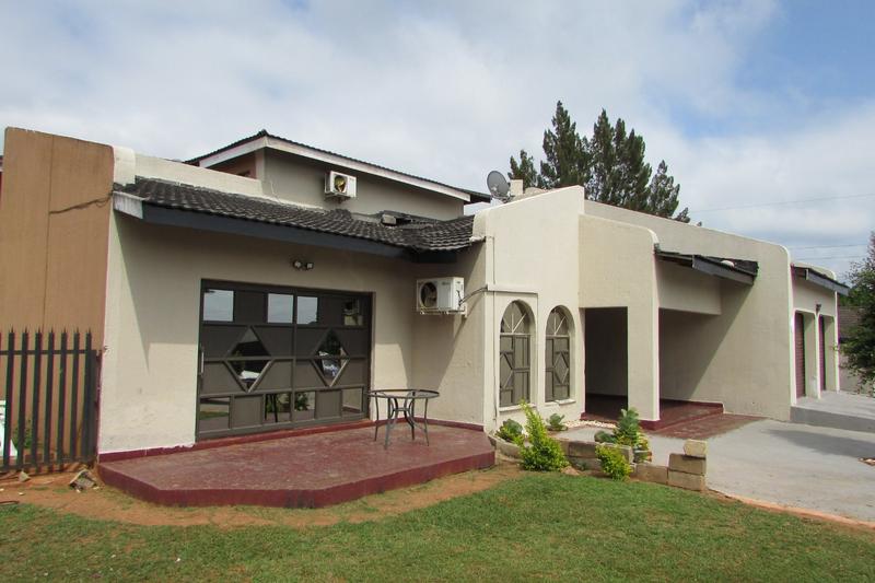 6 Bedroom Property for Sale in White River Ext 18 Mpumalanga