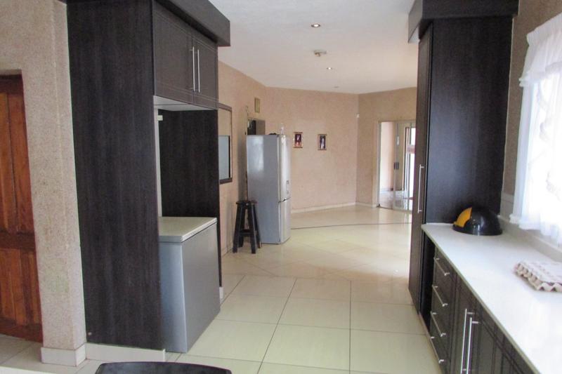 6 Bedroom Property for Sale in White River Ext 18 Mpumalanga