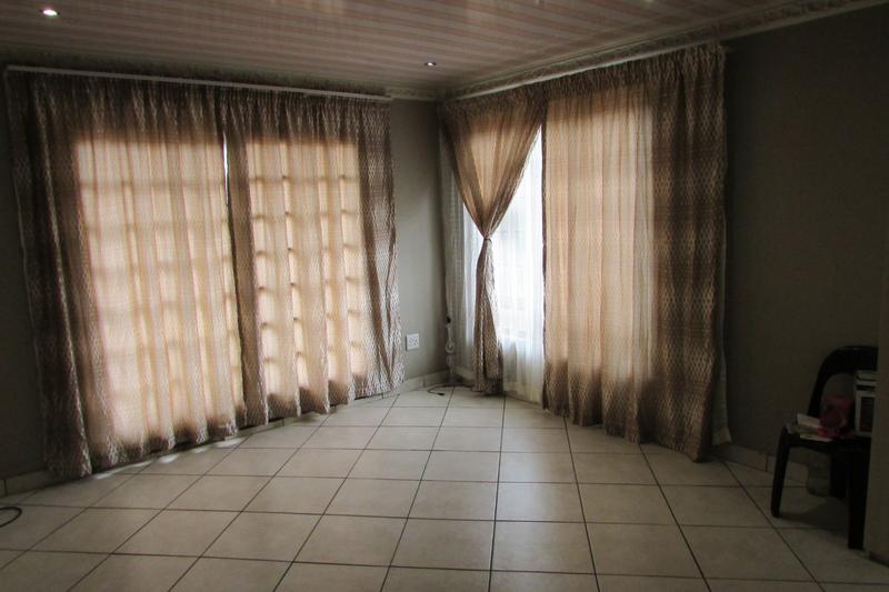 6 Bedroom Property for Sale in White River Ext 18 Mpumalanga