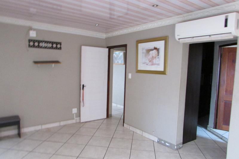 6 Bedroom Property for Sale in White River Ext 18 Mpumalanga
