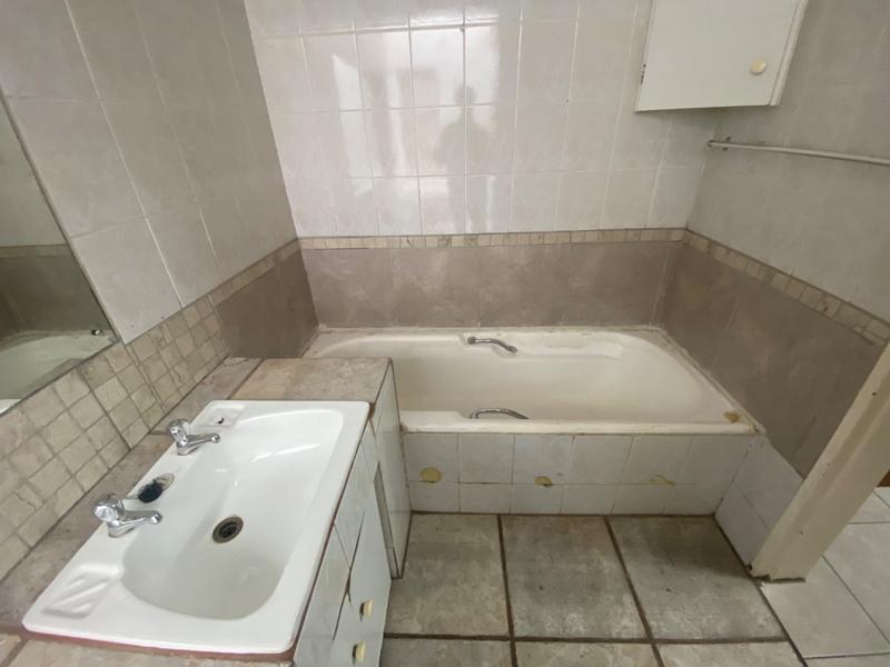 6 Bedroom Property for Sale in Clubville Mpumalanga