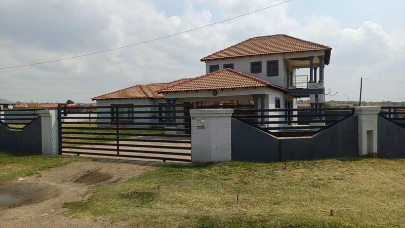 5 Bedroom Property for Sale in George Botha Park Mpumalanga