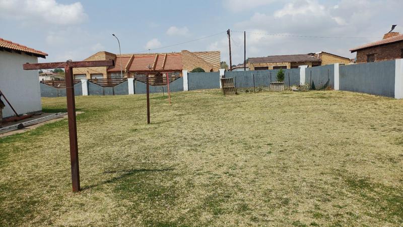 5 Bedroom Property for Sale in George Botha Park Mpumalanga