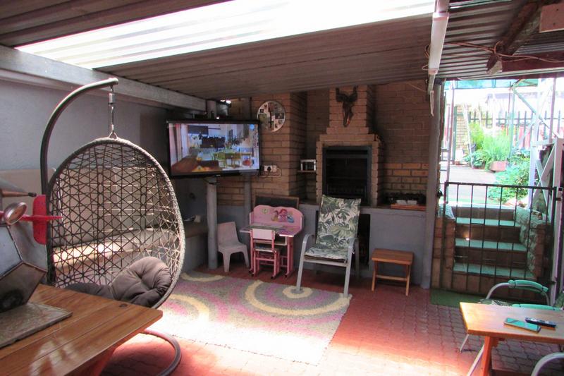 6 Bedroom Property for Sale in White River Mpumalanga