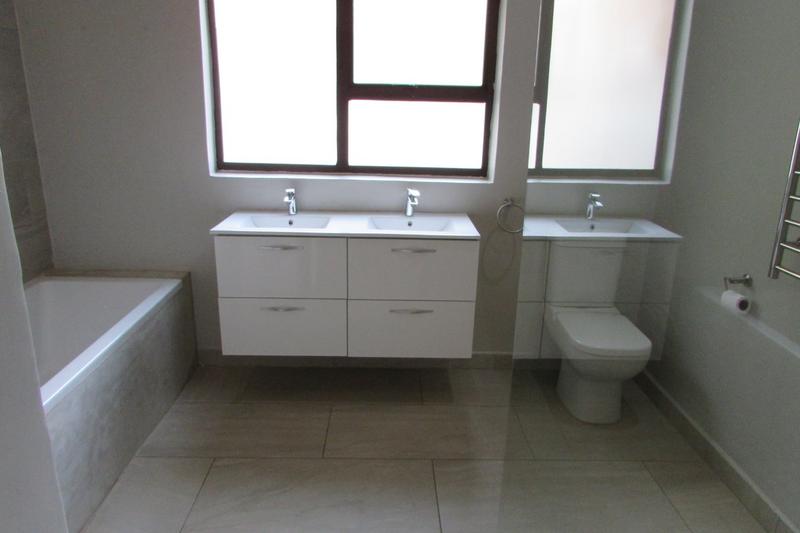 5 Bedroom Property for Sale in White River Ext 18 Mpumalanga