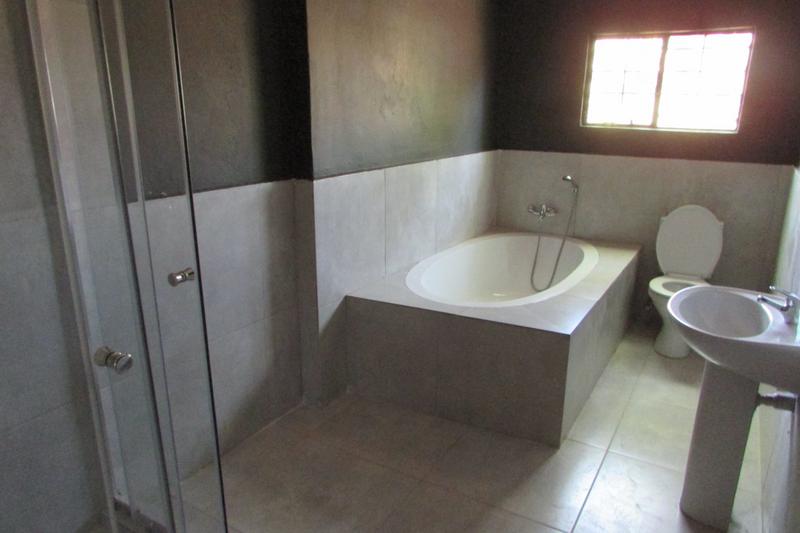 To Let 3 Bedroom Property for Rent in White River Mpumalanga
