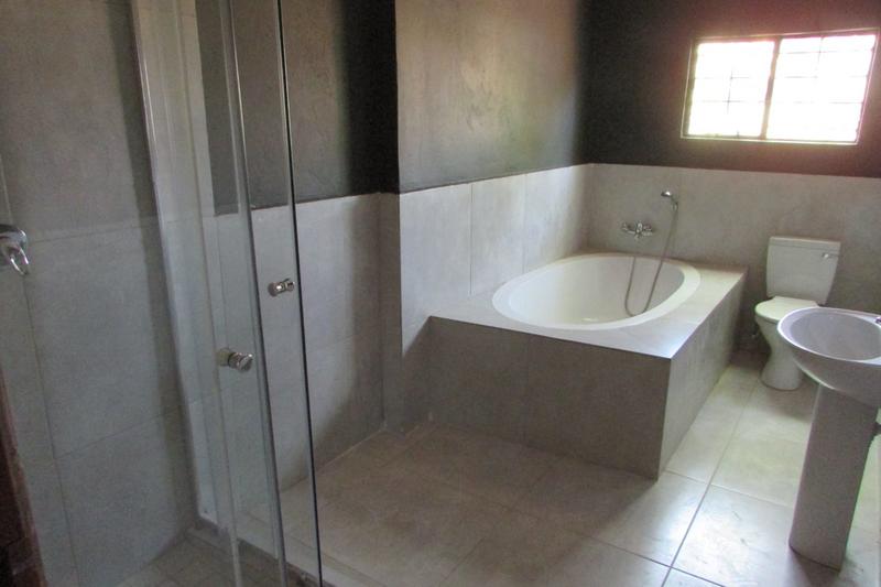 To Let 3 Bedroom Property for Rent in White River Mpumalanga