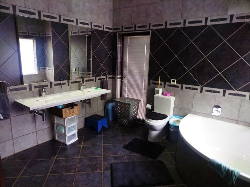 4 Bedroom Property for Sale in Barberton Mpumalanga