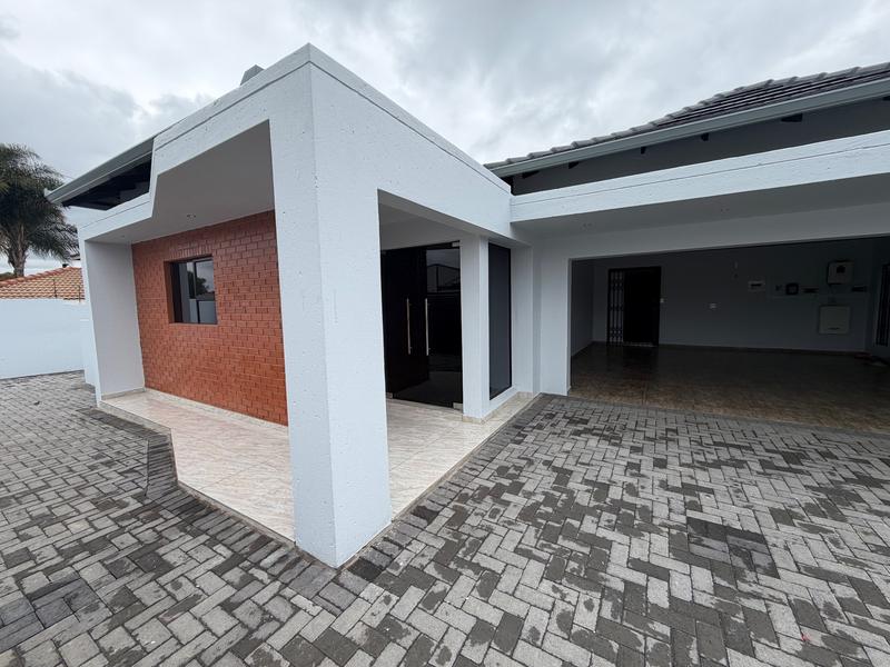 5 Bedroom Property for Sale in Aerorand Mpumalanga
