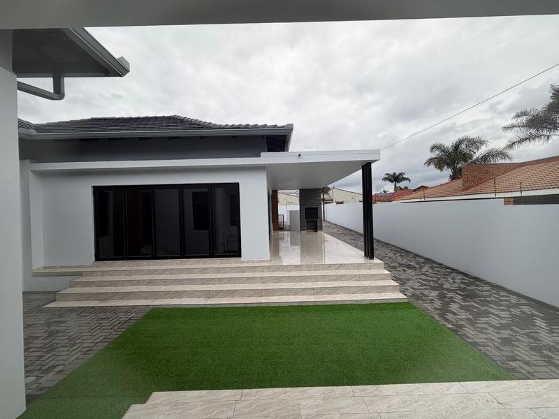 5 Bedroom Property for Sale in Aerorand Mpumalanga