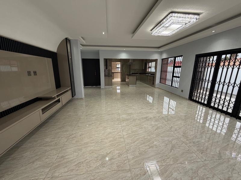 5 Bedroom Property for Sale in Aerorand Mpumalanga