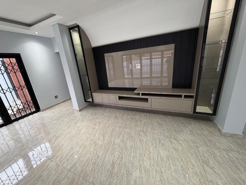 5 Bedroom Property for Sale in Aerorand Mpumalanga