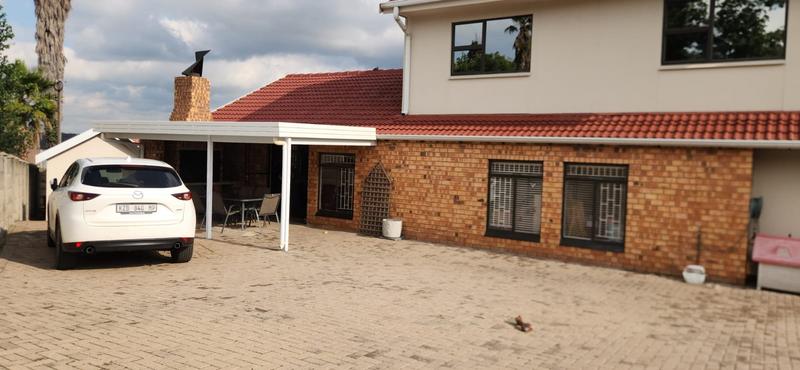 5 Bedroom Property for Sale in Secunda Mpumalanga