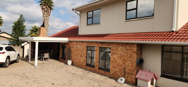 5 Bedroom Property for Sale in Secunda Mpumalanga