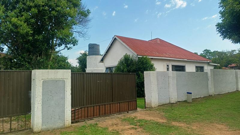 8 Bedroom Property for Sale in De Bruinpark Mpumalanga