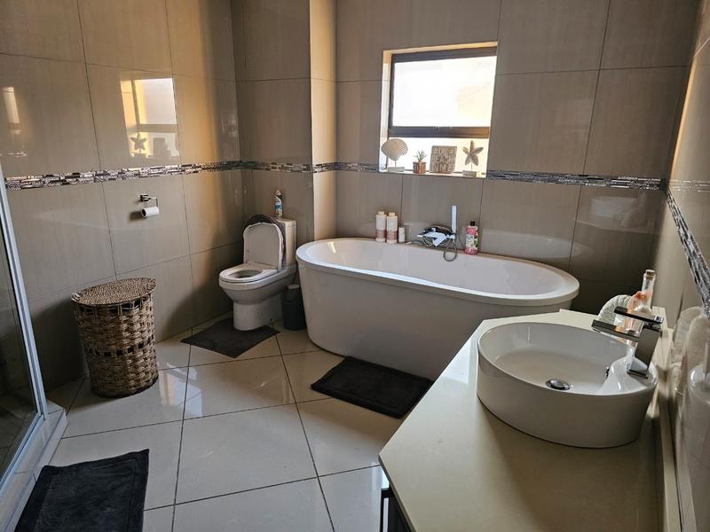 To Let 5 Bedroom Property for Rent in Lydenburg Mpumalanga