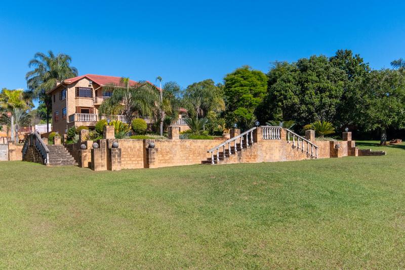 8 Bedroom Property for Sale in White River Estates Mpumalanga