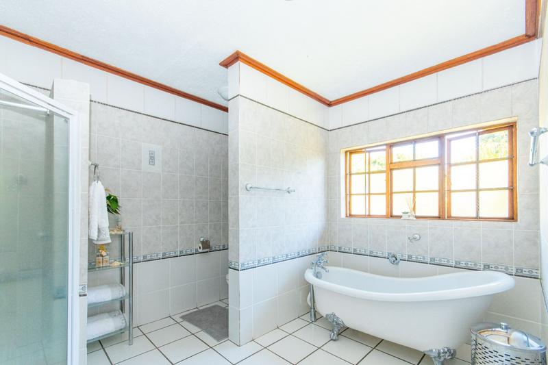 8 Bedroom Property for Sale in White River Estates Mpumalanga