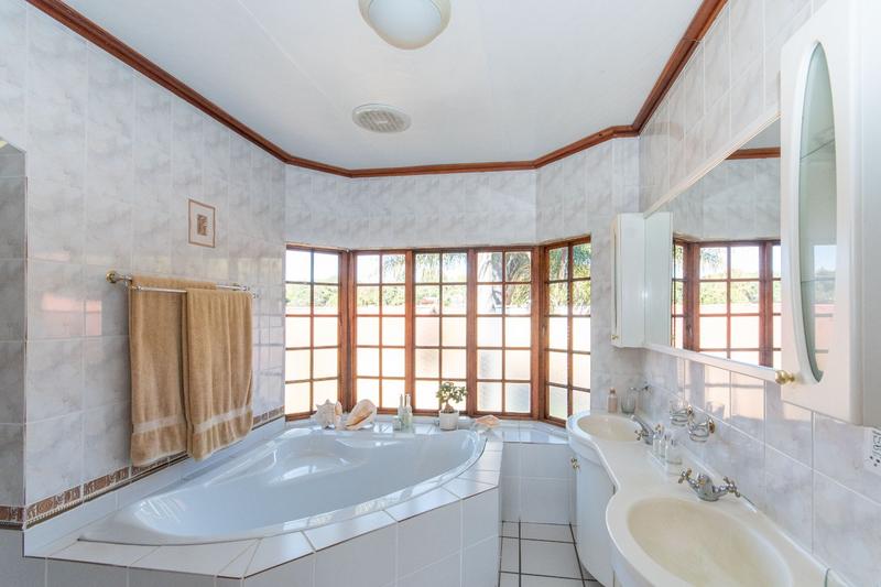 8 Bedroom Property for Sale in White River Estates Mpumalanga