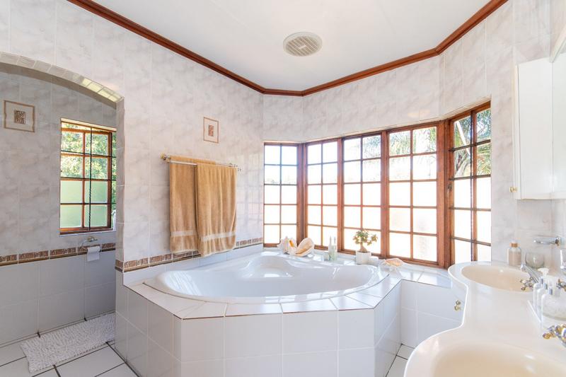 8 Bedroom Property for Sale in White River Estates Mpumalanga