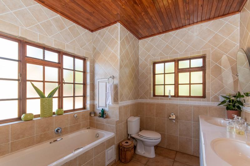 8 Bedroom Property for Sale in White River Estates Mpumalanga