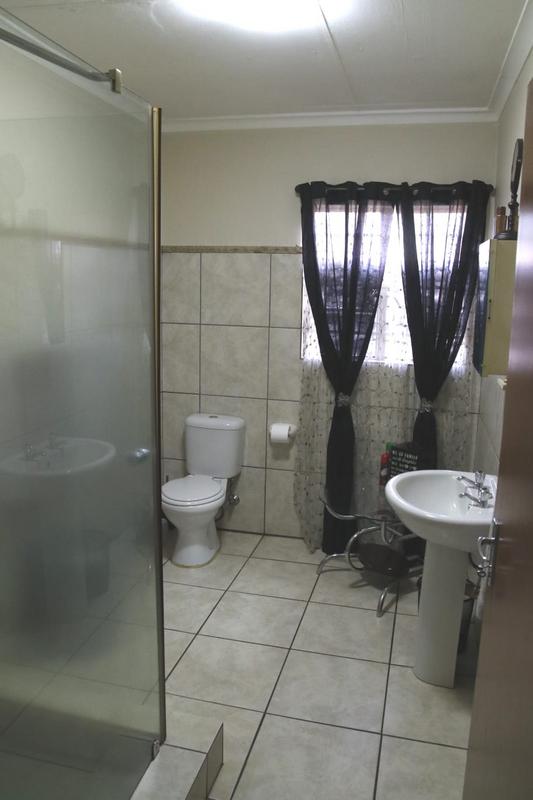 8 Bedroom Property for Sale in White River Estates Mpumalanga