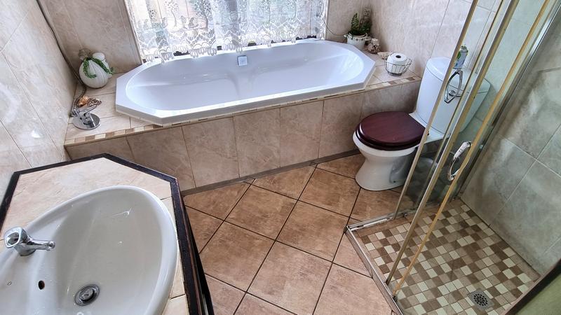 6 Bedroom Property for Sale in Middelburg Central Mpumalanga