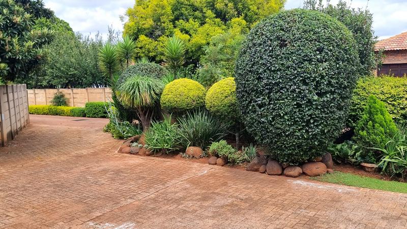 6 Bedroom Property for Sale in Middelburg Central Mpumalanga