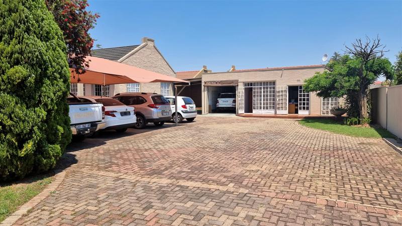 4 Bedroom Property for Sale in Middelburg Central Mpumalanga