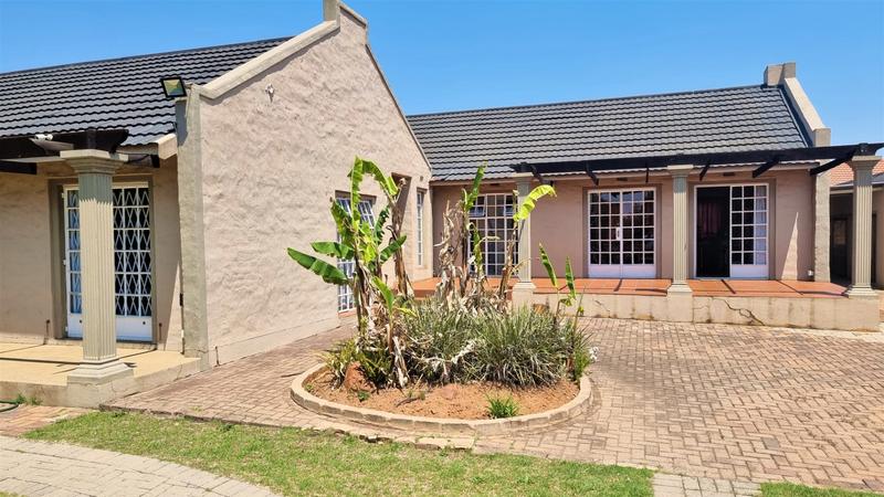 4 Bedroom Property for Sale in Middelburg Central Mpumalanga