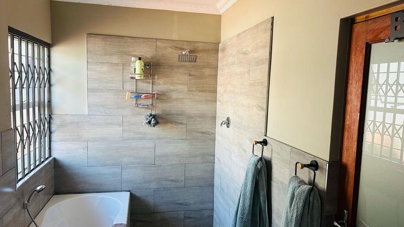 5 Bedroom Property for Sale in Gholfsig Mpumalanga