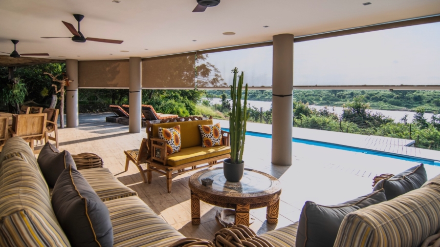 5 Bedroom Property for Sale in Hectorspruit Mpumalanga