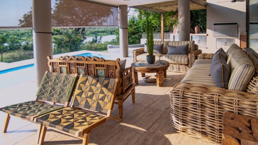5 Bedroom Property for Sale in Hectorspruit Mpumalanga