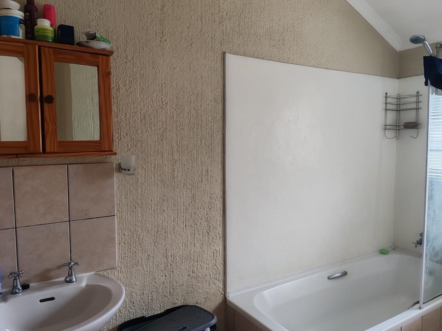 2 Bedroom Property for Sale in West Acres Ext 42 Mpumalanga