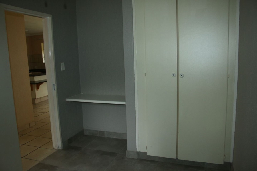 To Let 2 Bedroom Property for Rent in White River Mpumalanga