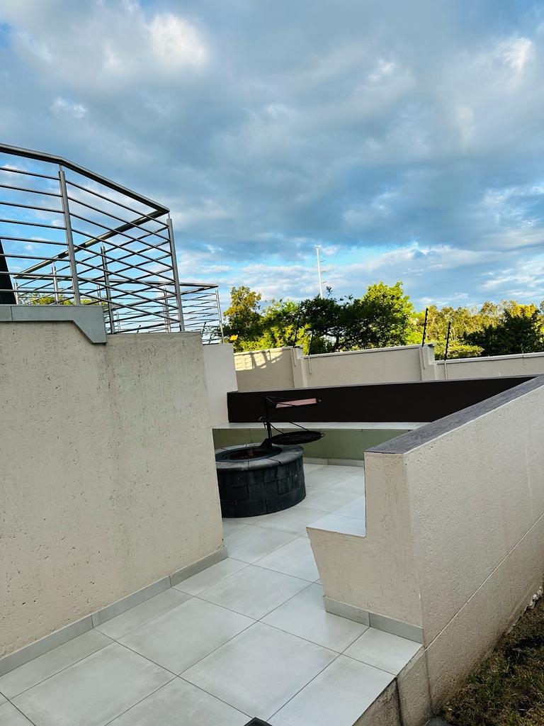 5 Bedroom Property for Sale in Drum Rock Mpumalanga