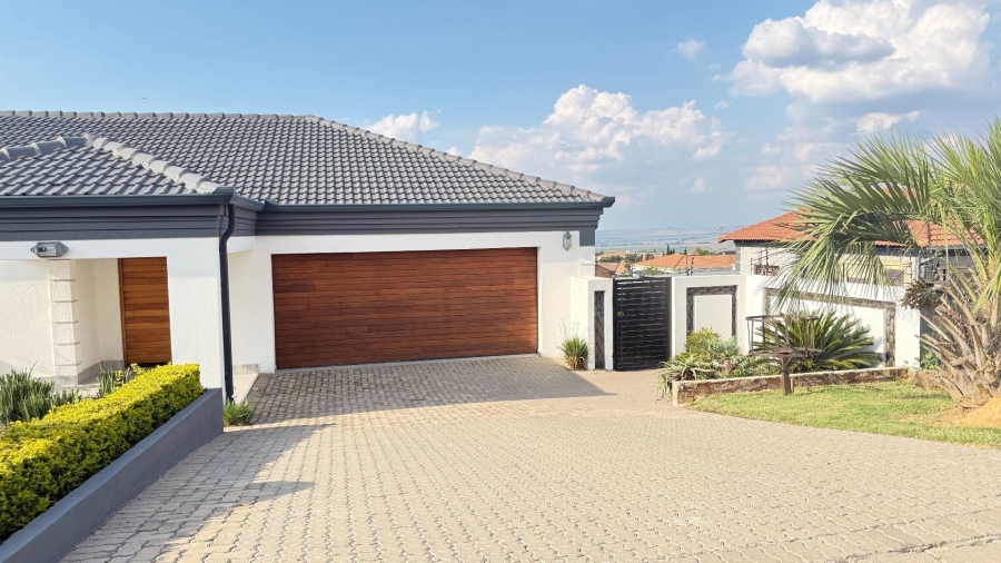 5 Bedroom Property for Sale in Model Park Mpumalanga