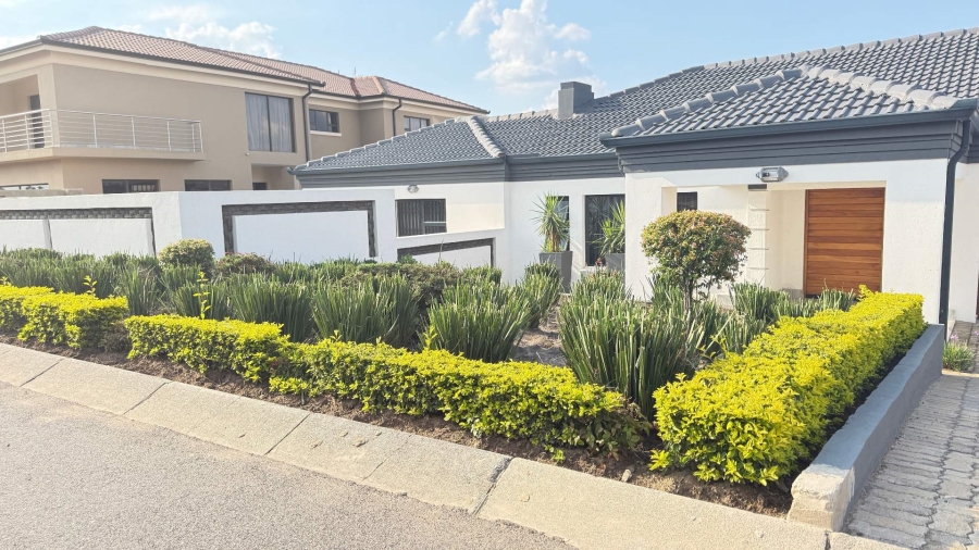 5 Bedroom Property for Sale in Model Park Mpumalanga